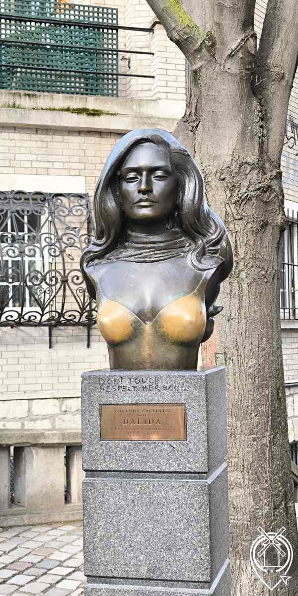 buste-place-dalida-montmartre