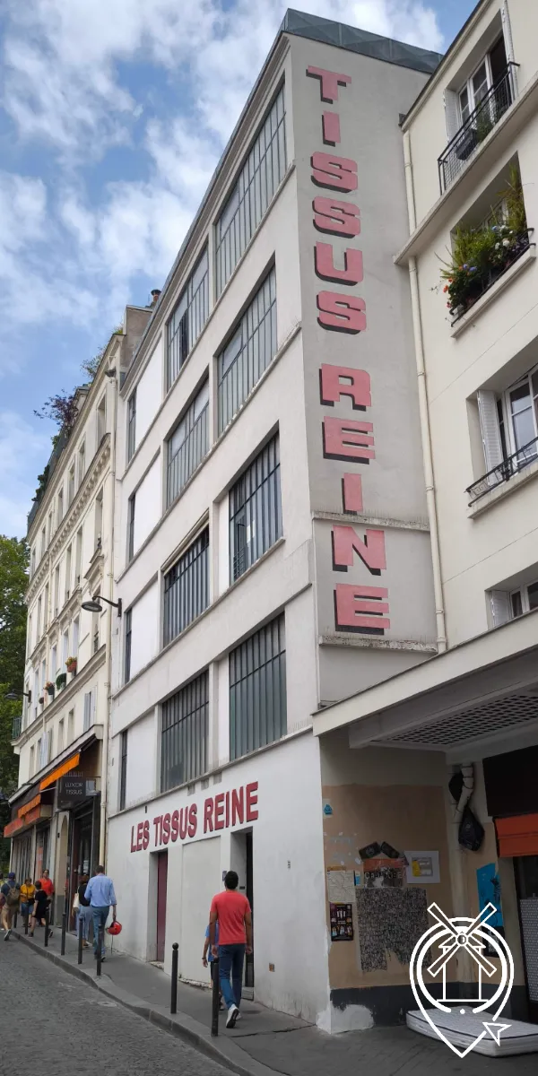 tissus-reine Façade de Tissu Reine à Montmartre, Paris
