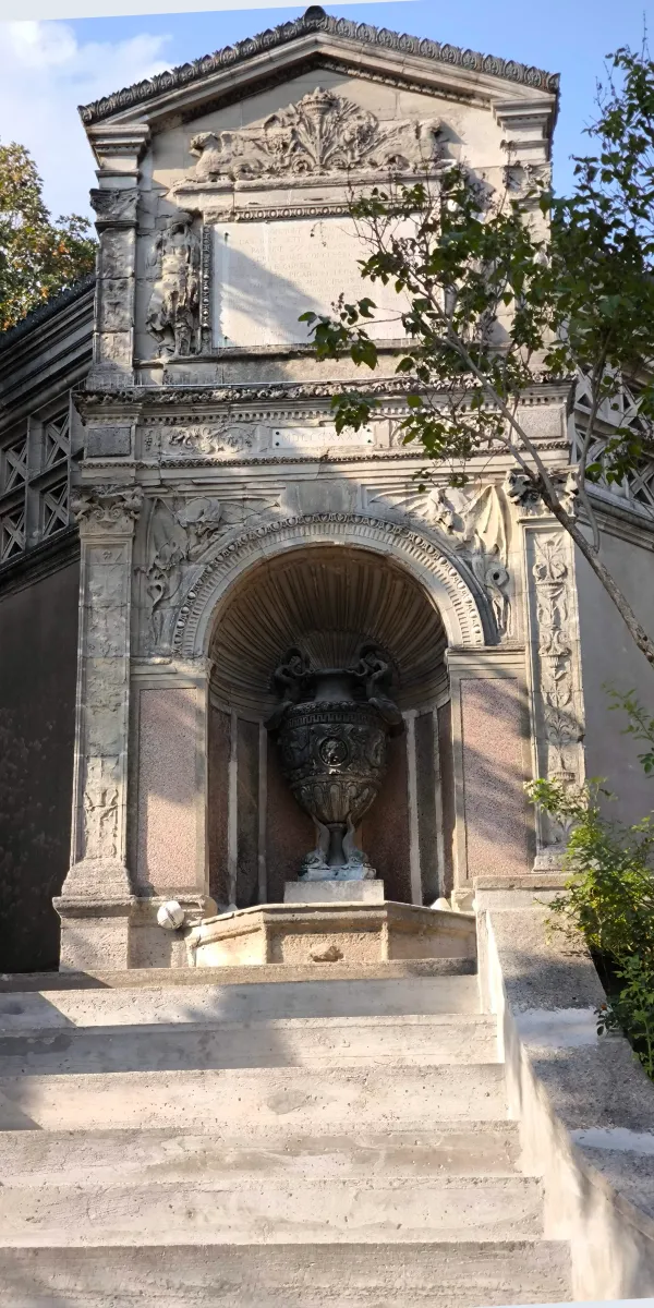 fontaine-clos-montmartre fontaine-clos-montmartre