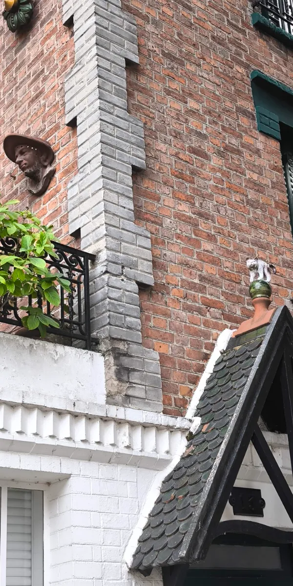 chat-villa-leandre-montmartre